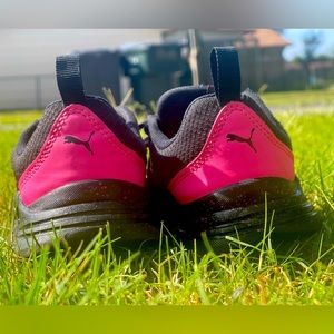 Puma girls athletic shoes US 3 C pink black